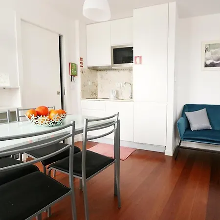 Espelho Da Ria No Coracao De 阿威罗