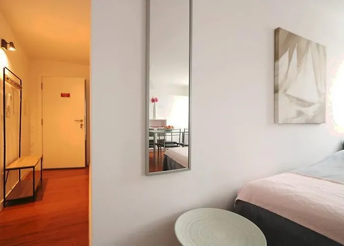 Espelho Da Ria No Coracao De * Aveiro