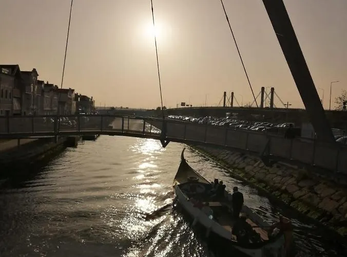 Espelho Da Ria No Coracao De * Aveiro